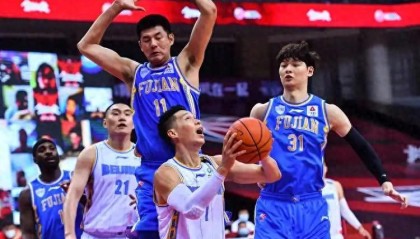 NBA直播-内讧后逆袭！贺希宁斩CBAMVP，沈梓捷一句“回防了”解恩怨